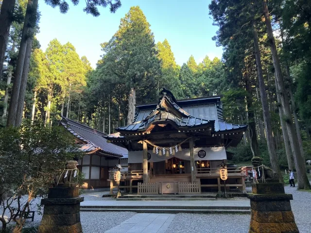 子宝祈願で知られる御岩神社の拝殿