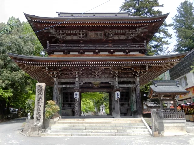 谷汲山華厳寺の仁王門