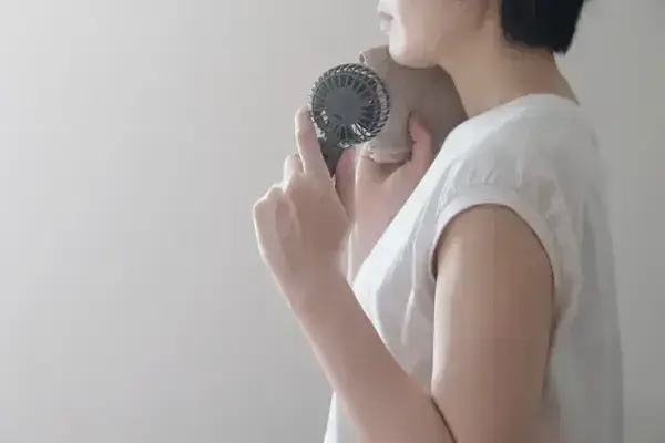 妊婦の「熱中症そっくり症状」に注意！見分け方や対策を助産師が解説
