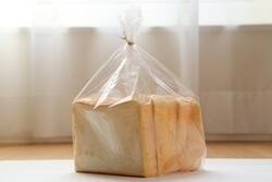 食パンを冷蔵庫に入れるのはダメ！保存の誤解と正しい方法【管理栄養士監修】